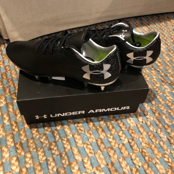 Under Armour Soccer Cleats - Picture 2 of 6